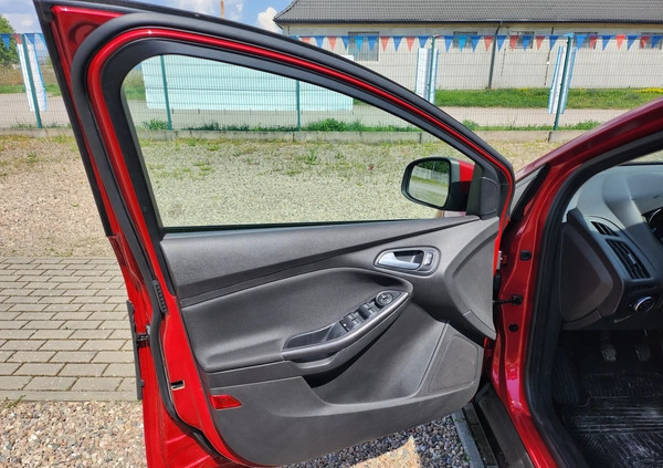 Ford Focus cena 36900 przebieg: 117900, rok produkcji 2016 z Piła małe 466